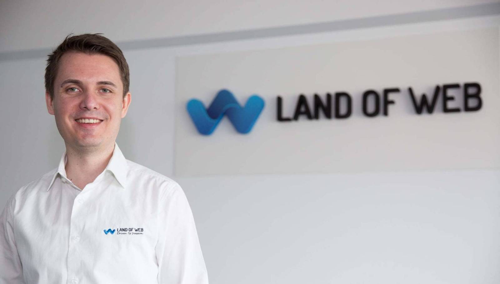 Ioan-Iustin Vadana, Land of Web: Din orice încercare rămân experiențe prin care poți construi
