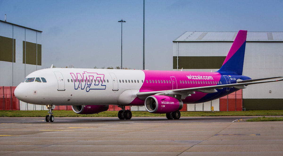 Surpriza de la Wizz Air: eSIM pentru călători cu internet în avion