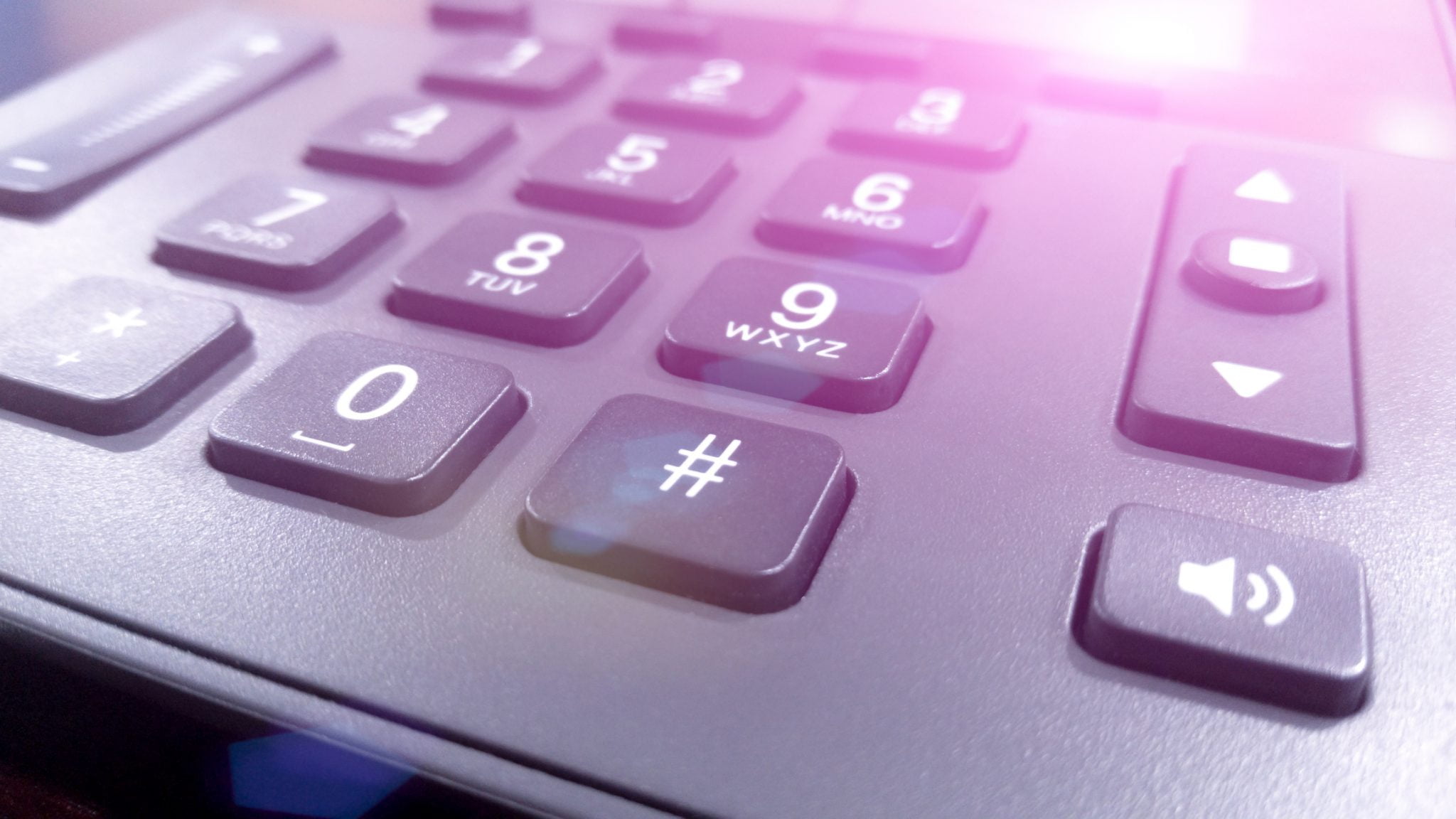 Tarifele la telefonia fixă, reduse cu 30%