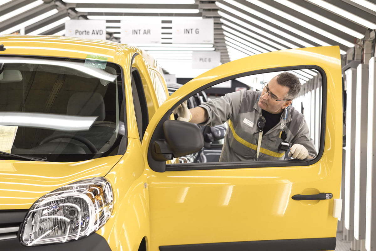 Planul Renault de reducere a costurilor cu 2 mld. euro stopează extinderea capacității de producție ...