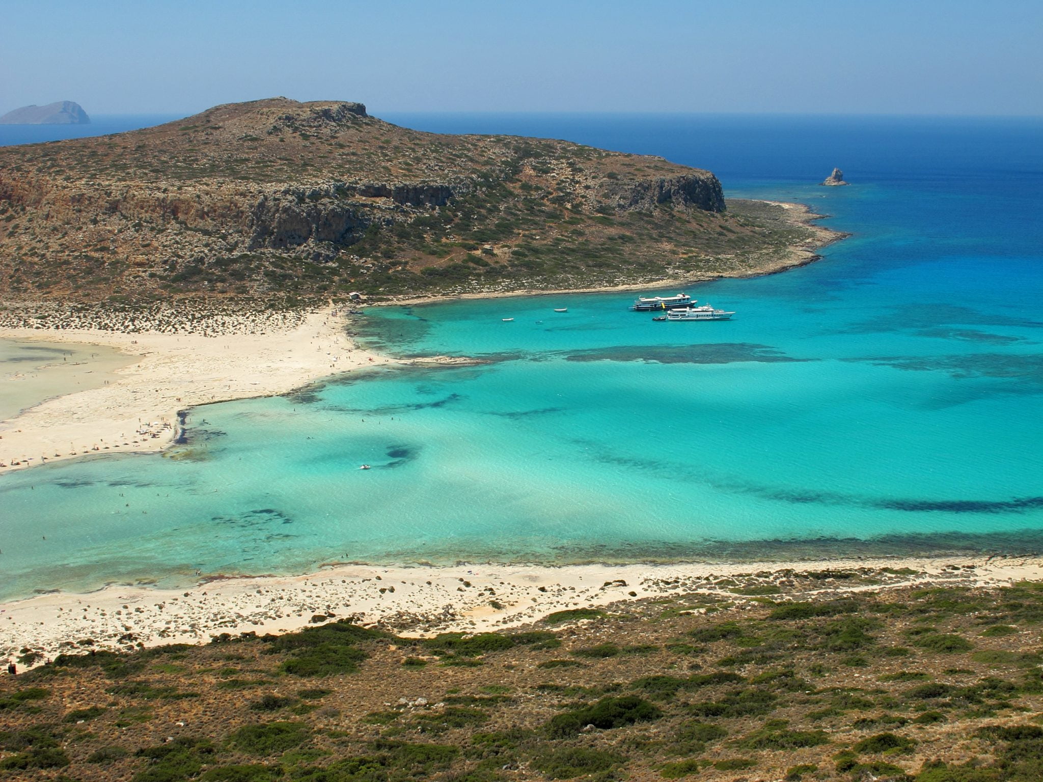 Paralela 45 reia zborurile charter spre Creta și Rhodos