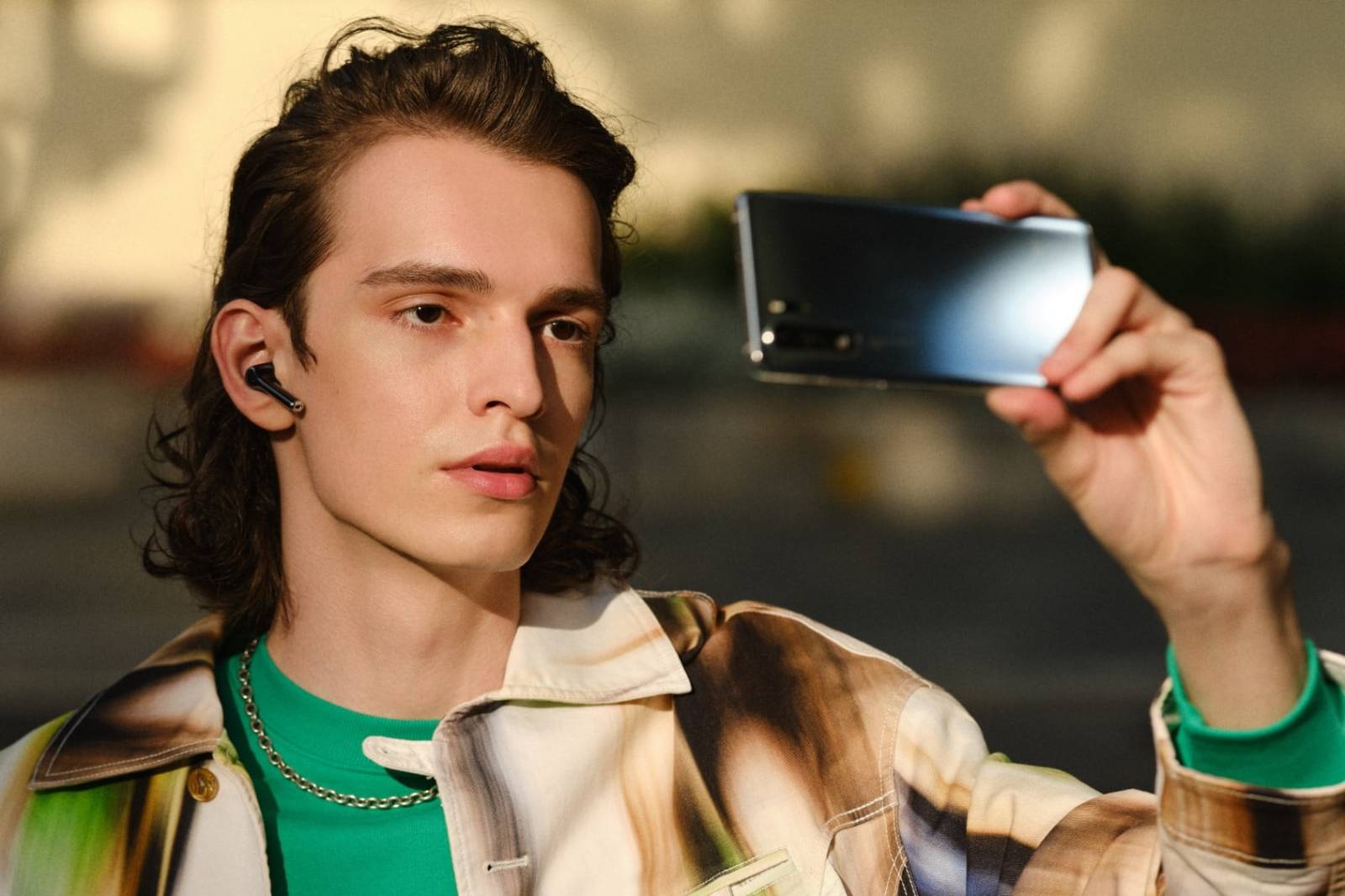 Căștile wireless Huawei FreeBuds 3i au ajuns în România. Cât costă și de unde pot fi cumpărate
