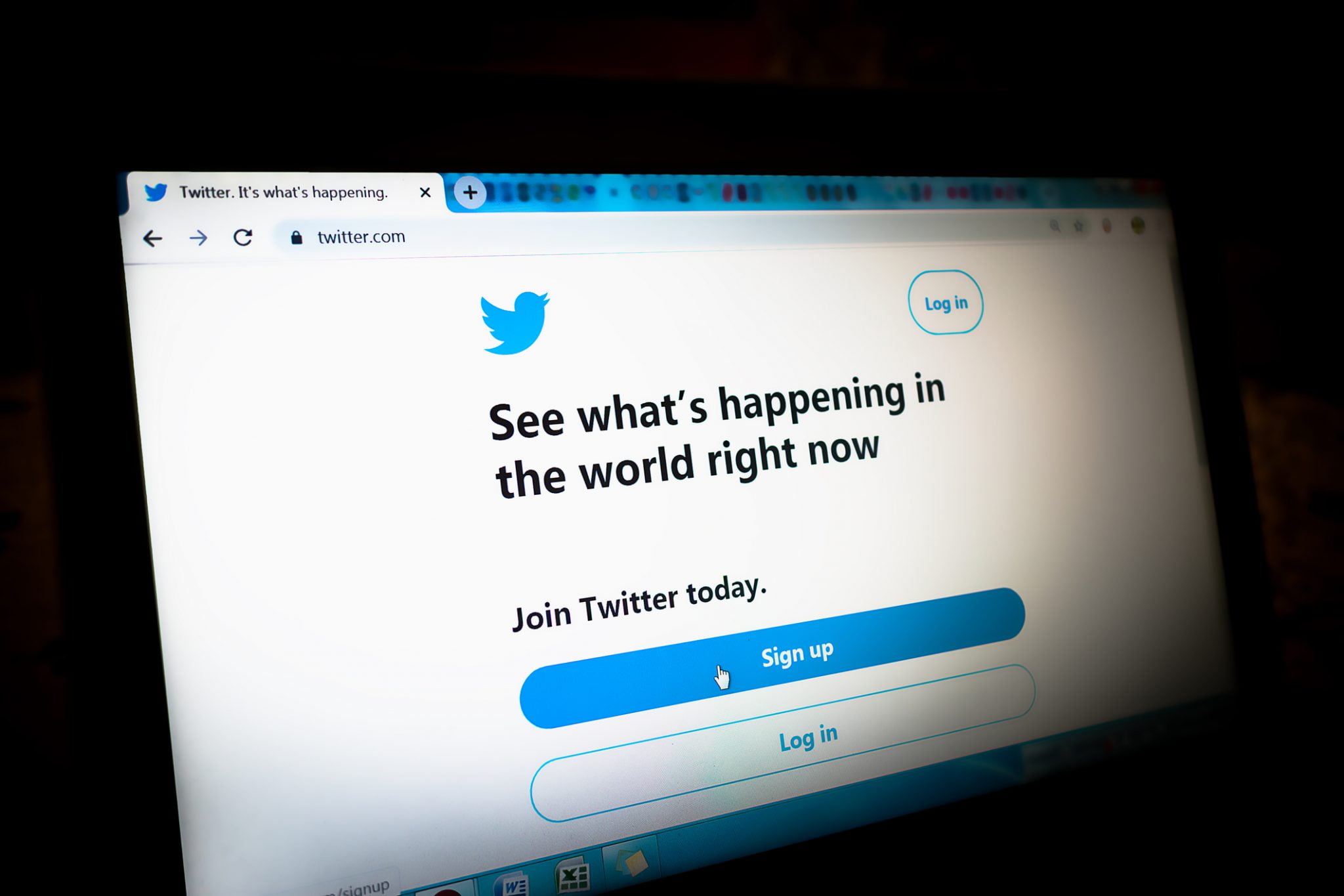 Twitter a destructurat mega-rețeaua pro-China infiltrată pe platforma sa