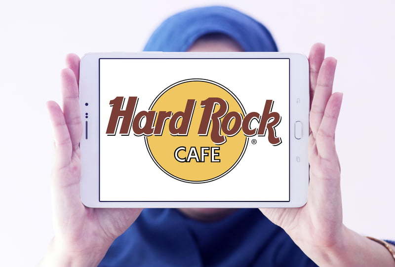 Tazz by eMAG livrează preparatele Hard Rock Cafe