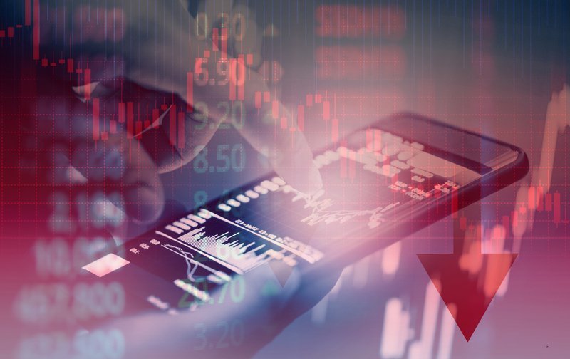 Directorii financiari din România se așteaptă la scăderi