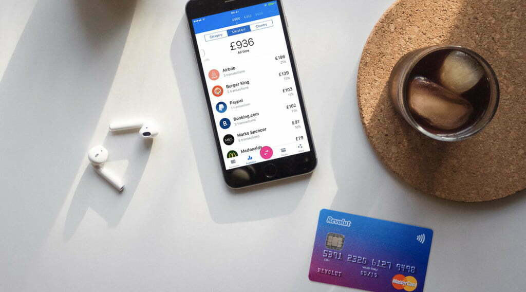 Revolut face din august schimbări de comisioane pentru conturile gratuite
