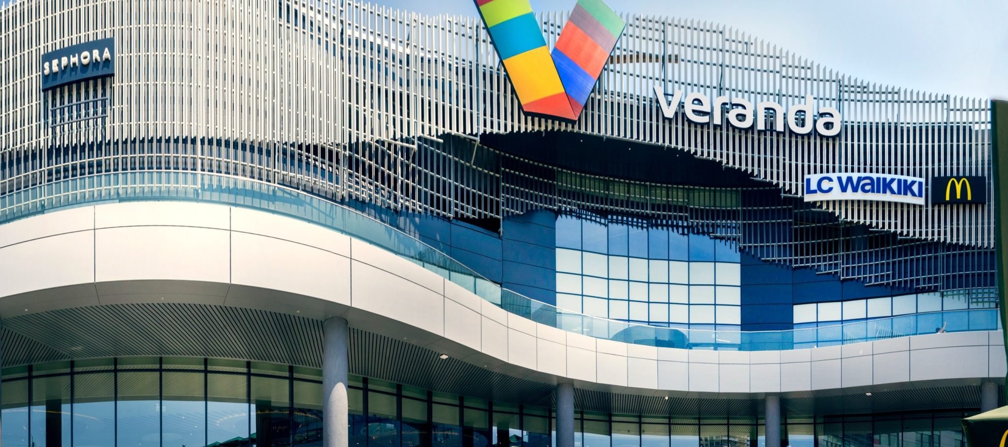 Veranda Mall, primul mall din țară care vinde și online