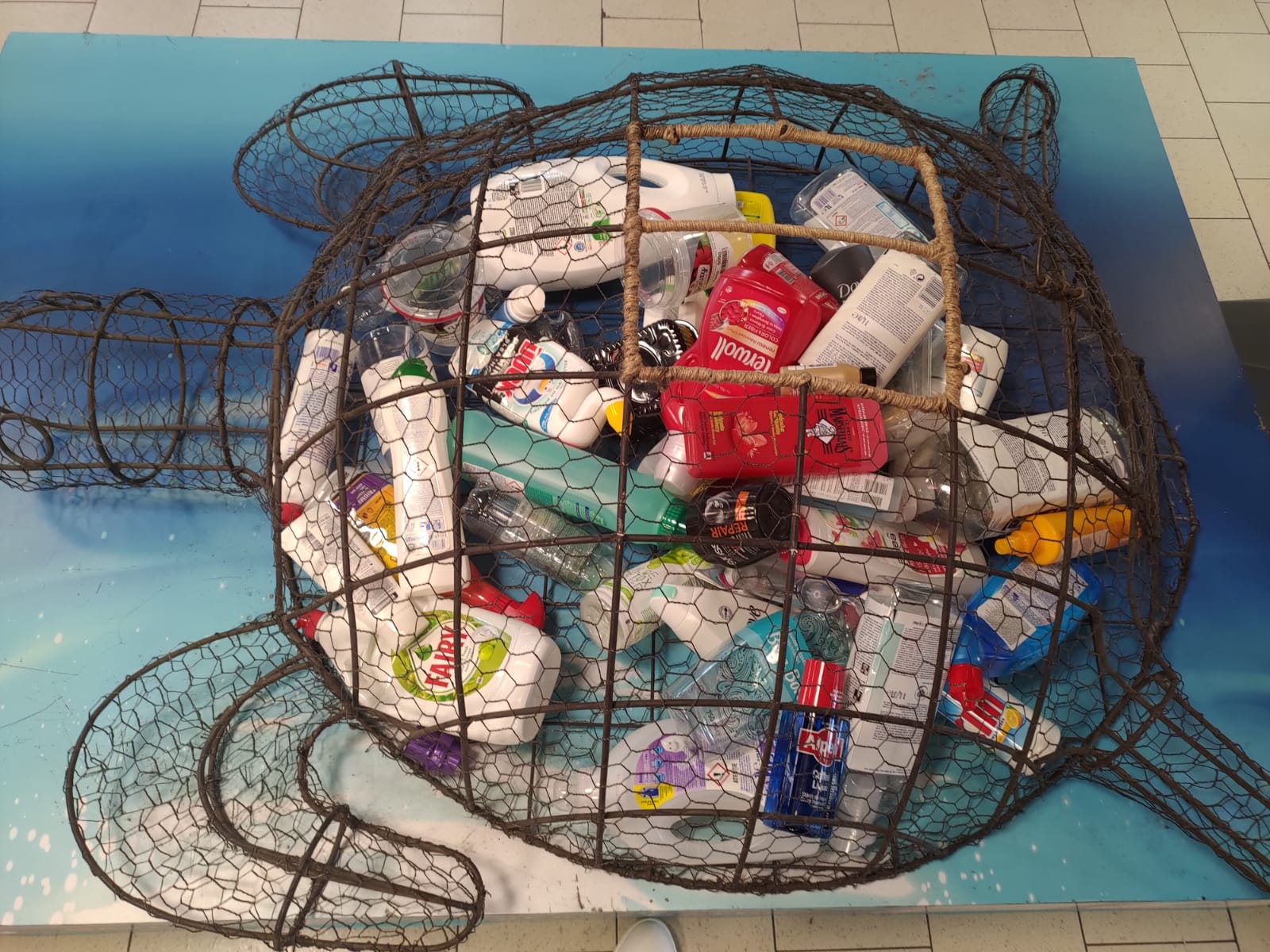 Cum poți recicla ambalajele produselor de îngrijire personală și a locuinței