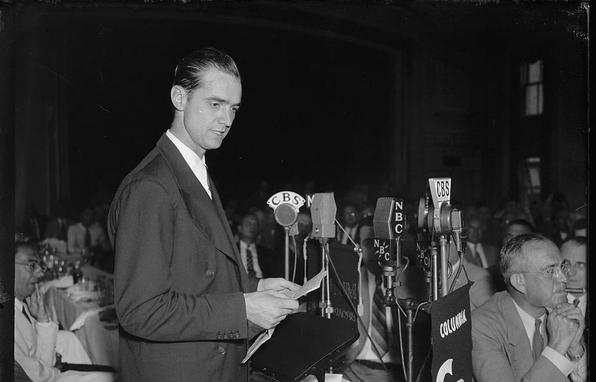 Howard Hughes: Aviatorul și antreprenorul