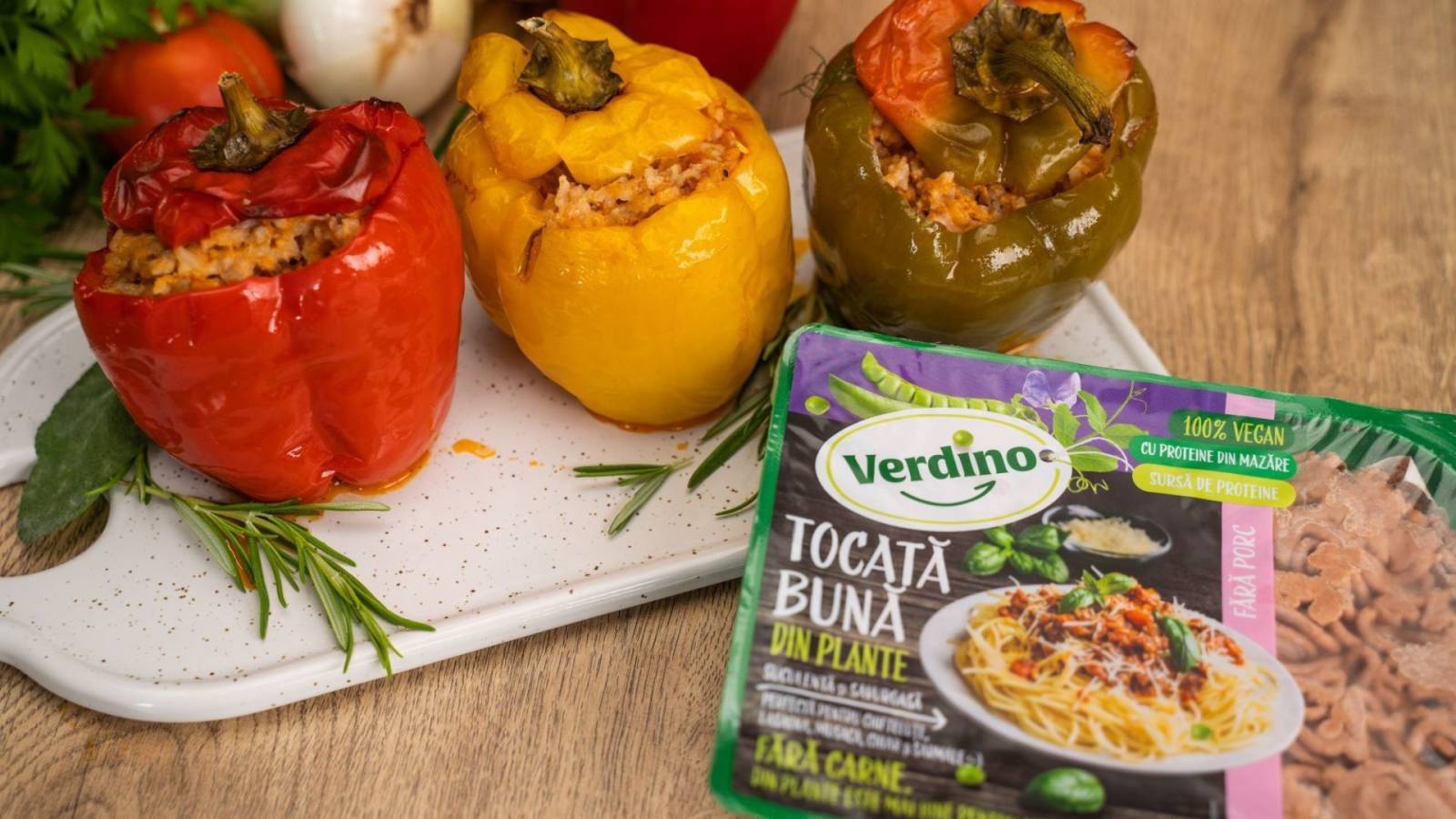 ”Carne tocată” din proteină de mazăre, ulei de cocos și pudră de sfeclă
