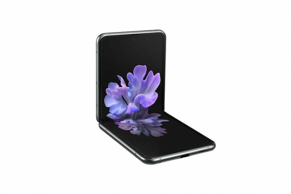 Se poartă smartphone-urile pliabile