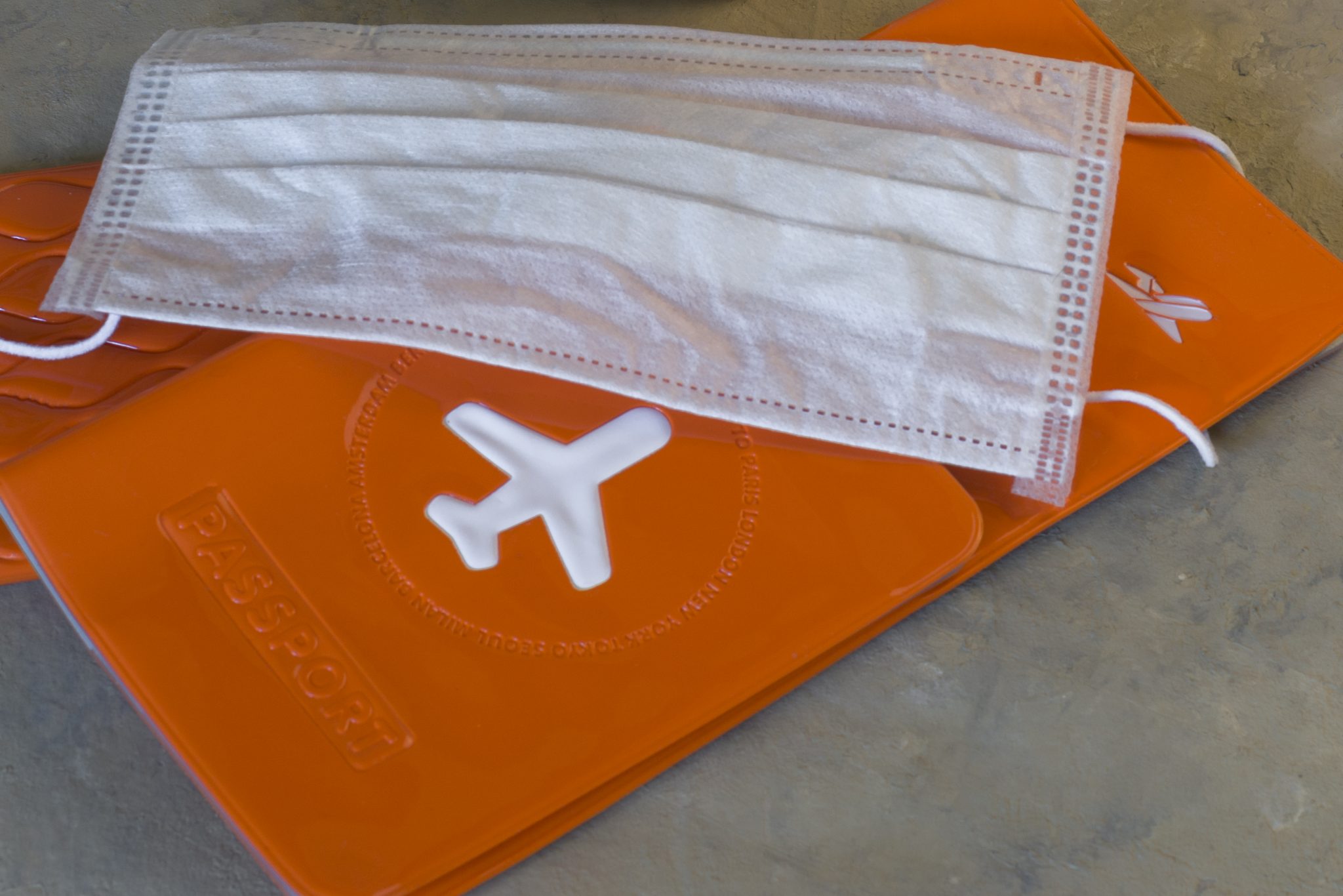 Bilete de avion cu asigurare COVID-19 inclusă