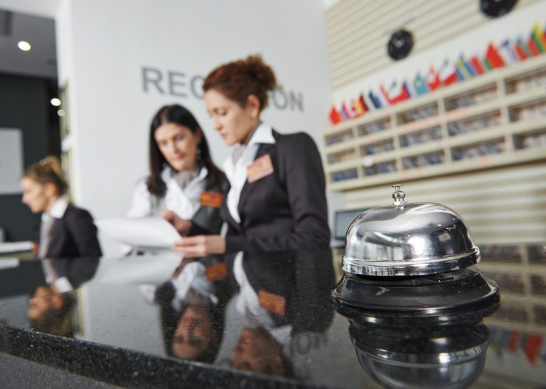 hotel receptie Dreamstime 46490061