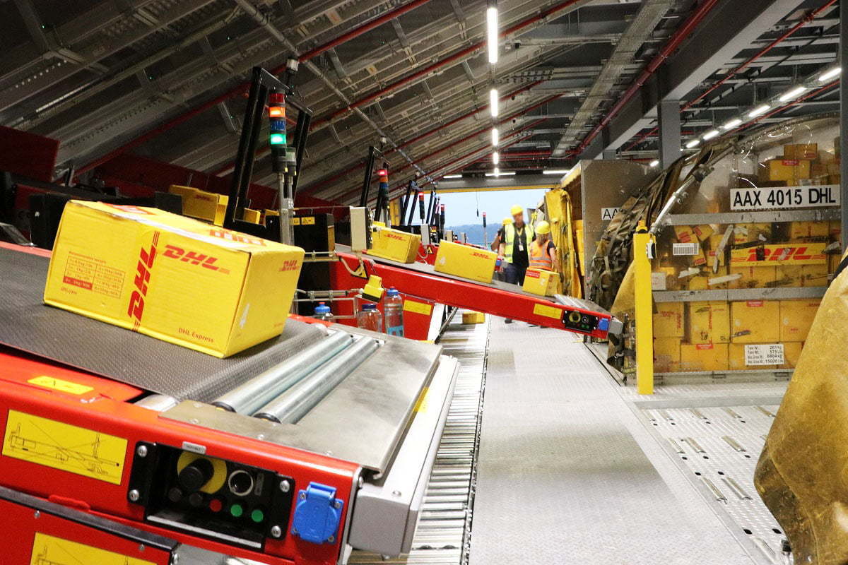 DHL anunță creșterea tarifelor pentru România în medie cu 5,9% de la 1 ianuarie 2021