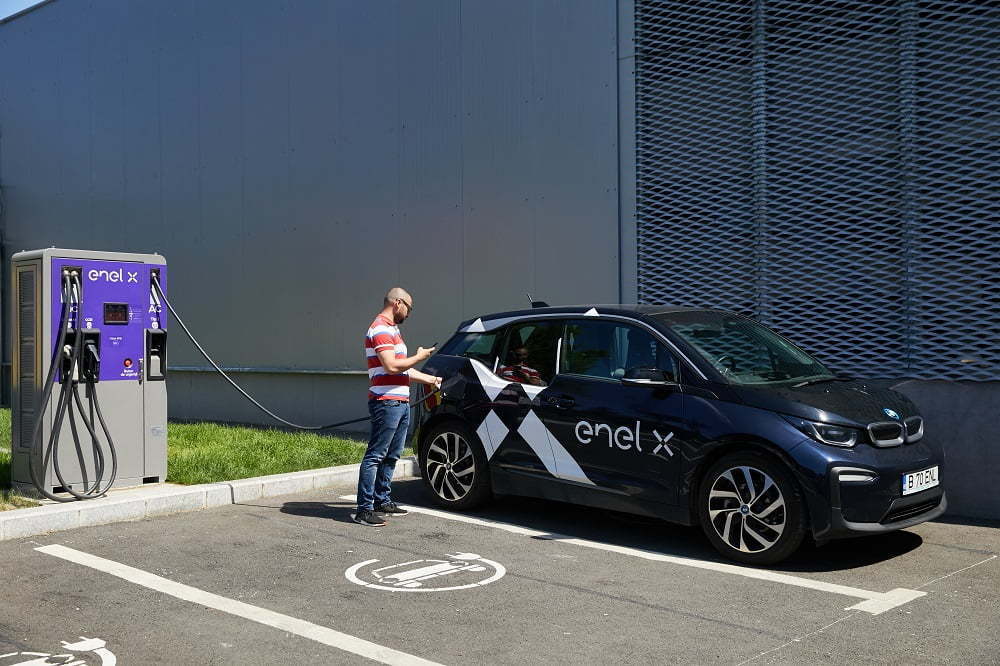 10 stații de încărcare rapidă pentru mașini electrice