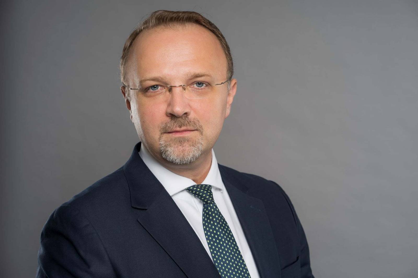 Când economisirea se transformă în investiție