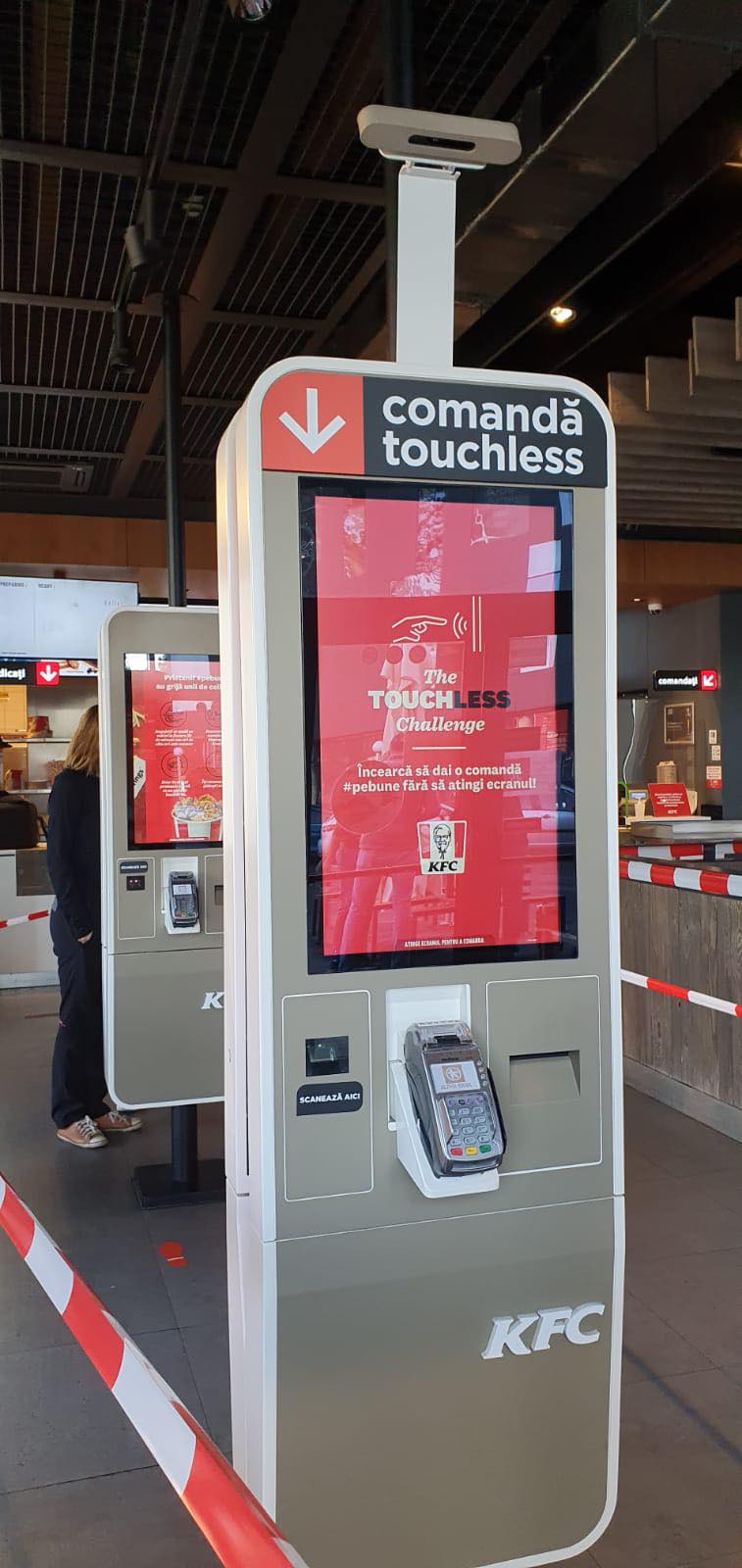 Soluțiile self-order pot crește valoarea bonului mediu pentru restaurante cu până la 30% 2 KFC touchless kiosk