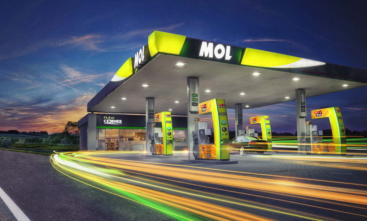 Prețul carburanților este în scădere. Benzina cu 58 de bani mai ieftină, motorina cu 56