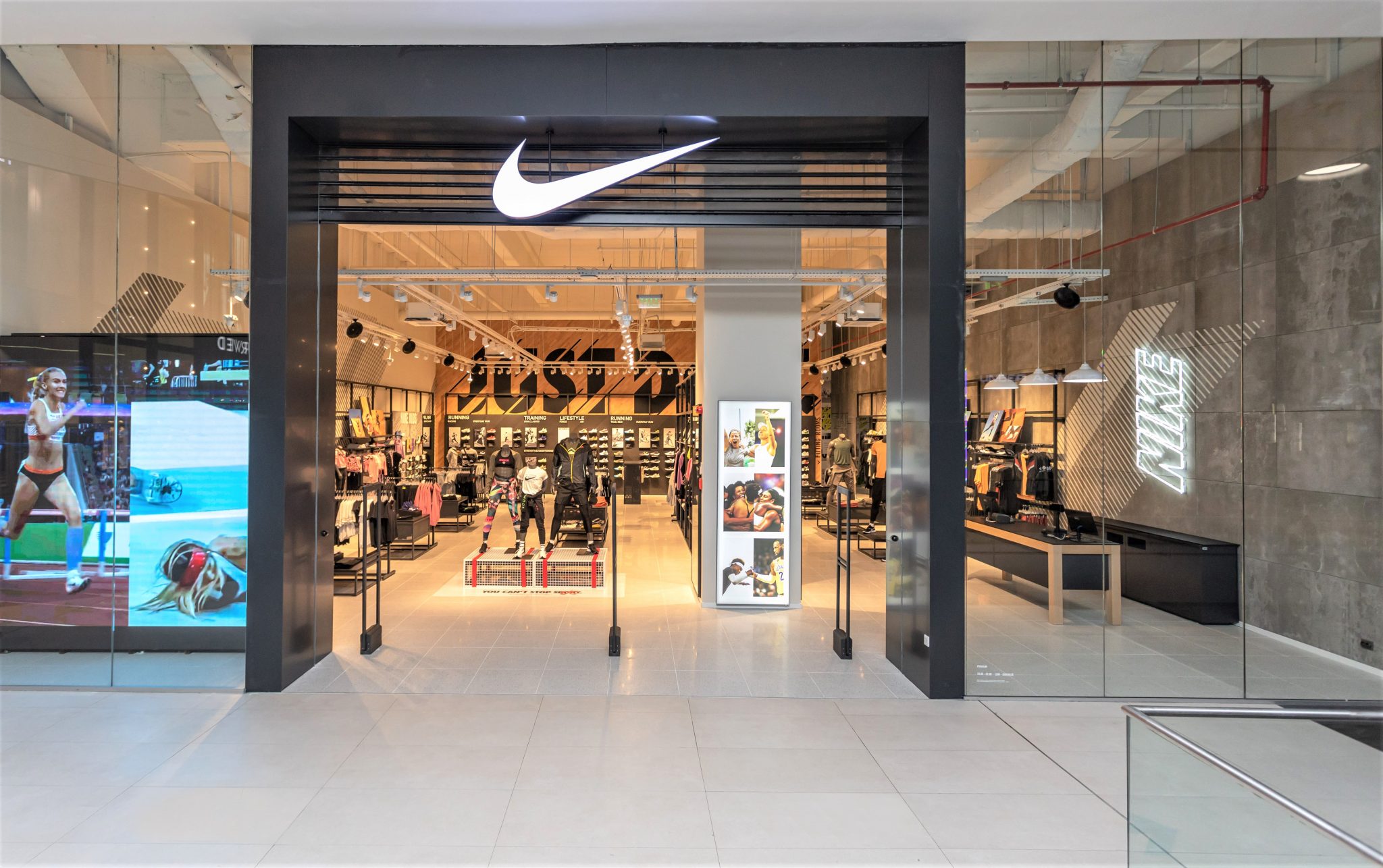 Sport Time Balkans deschide un magazin Nike în București