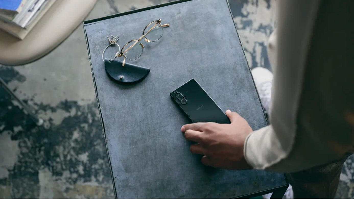 Xperia 5 II, cel mai compact smartphone din gamă, disponibil pe piața din România