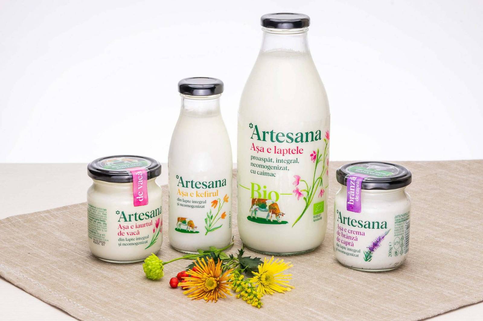 Nouă identitate vizuală pentru lactatele românești Artesana