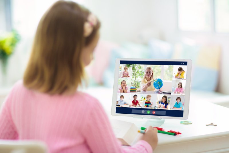 Unul din trei elevi din întreaga lume nu are acces la învățarea online în pandemie