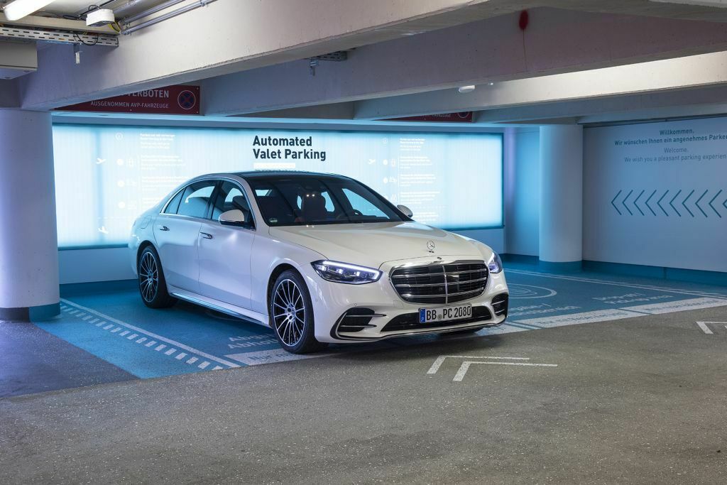 Primul serviciu de parcare automatizată cu valet, în aeroportul din Stuttgart