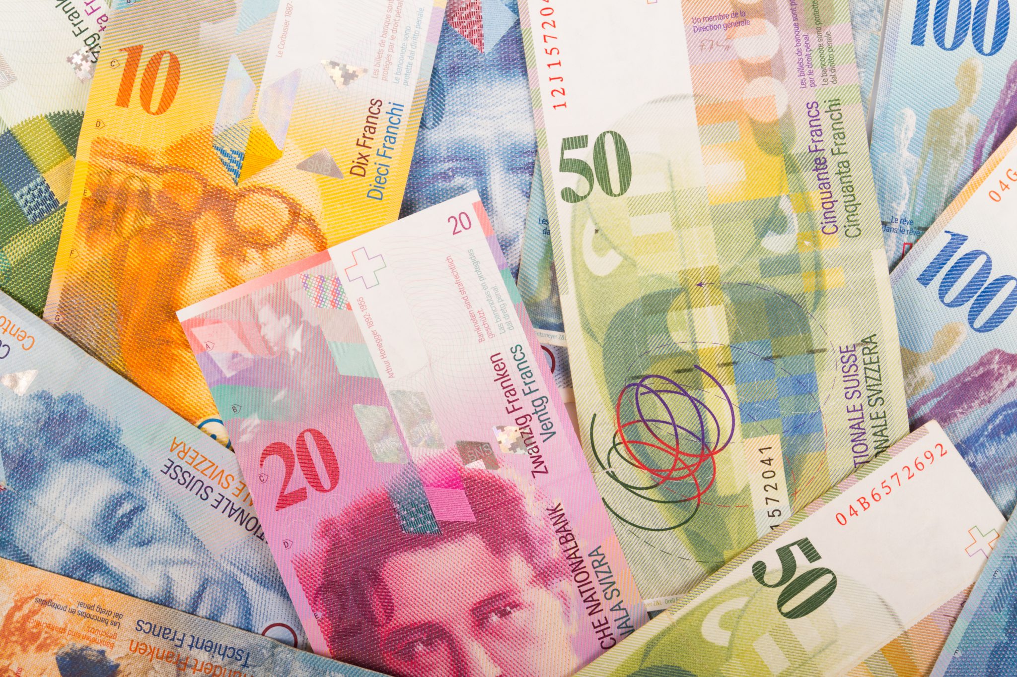 In digital we trust. Banca Națională a Elveției a testat o versiune digitală a francului, iar BCE lu...
