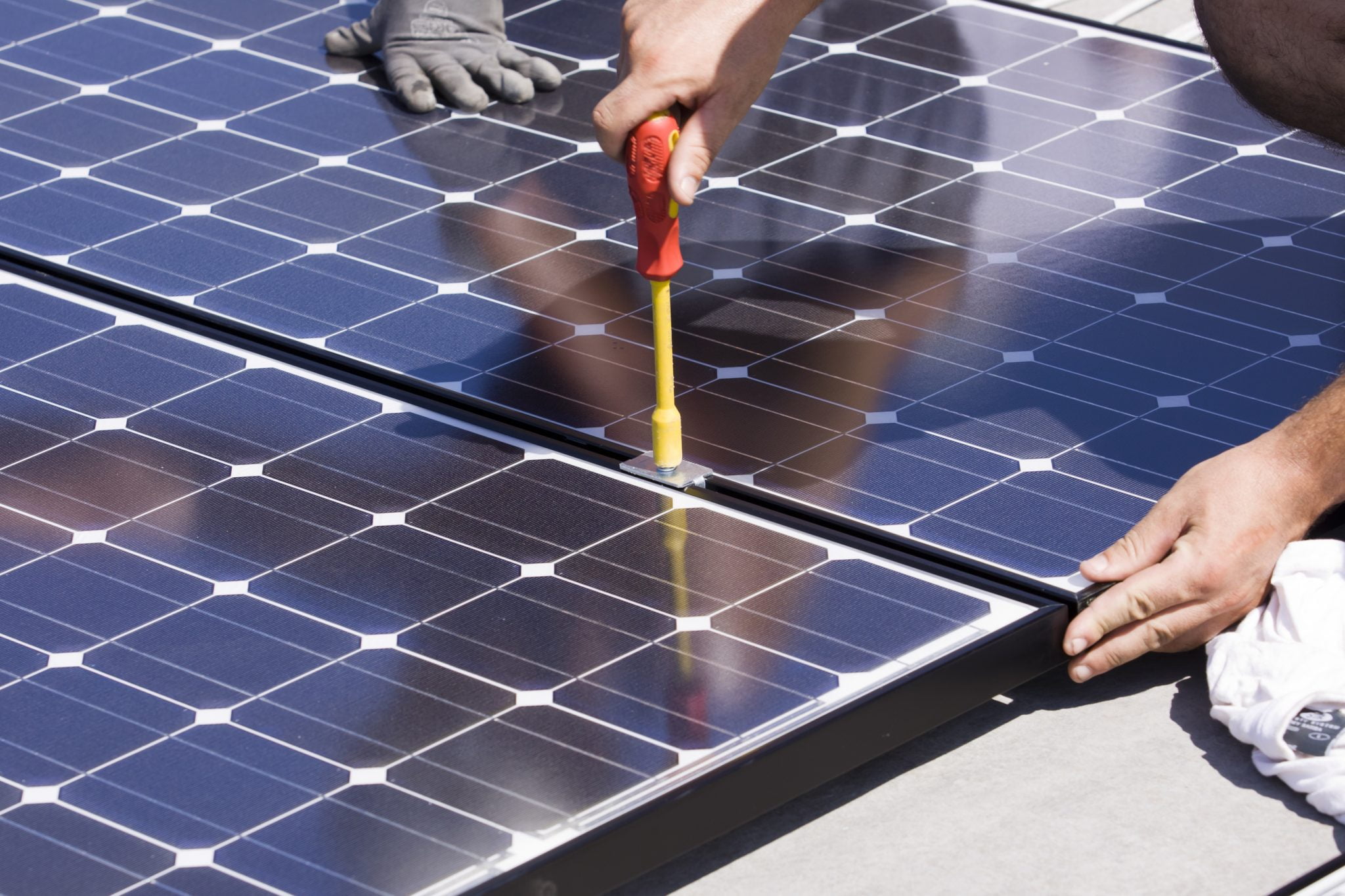 Simtel Team - panouri fotovoltaice