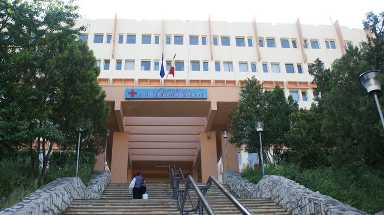 60.000 euro de la UniCredit Bank și HeidelbergCement pentru un spital modular de urgență la Piatra N...
