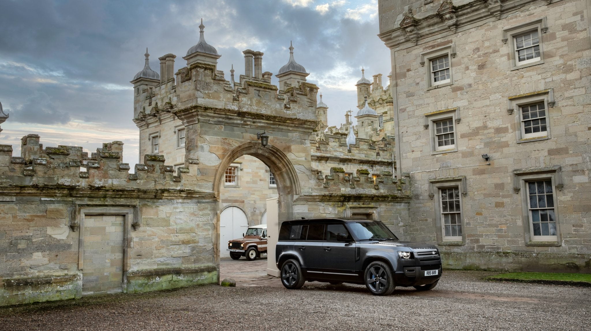 Defender V8
