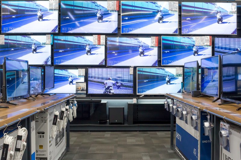 Cum cumpără românii electronice și la ce produse sunt dispuși să plătească mai mult