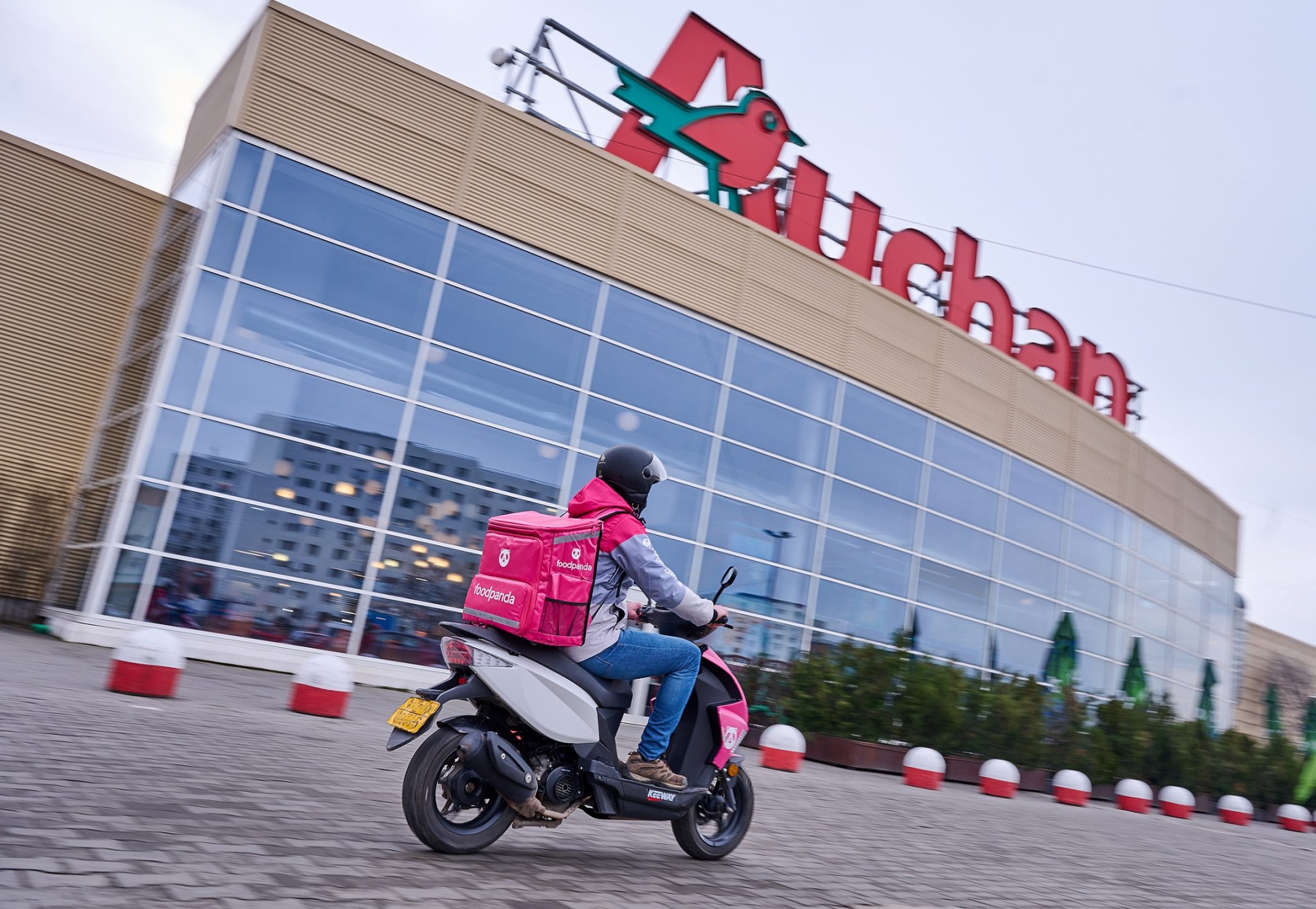 Parteneriatul dintre Auchan și foodpanda, extins la nivel național