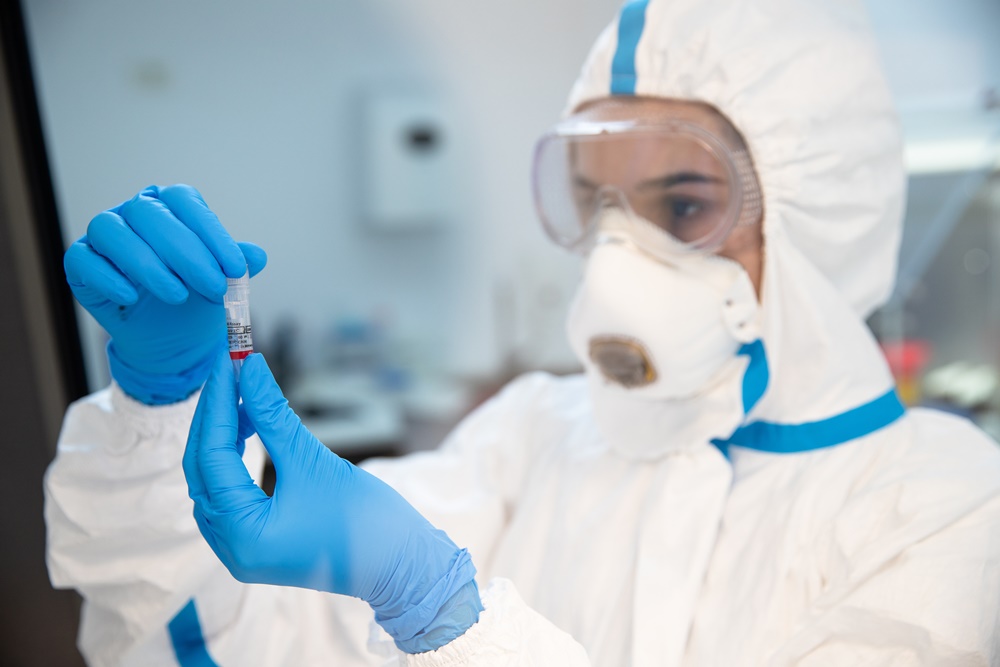 Regina Maria lansează un program gratuit de teste rapide antigen pentru școlile de stat