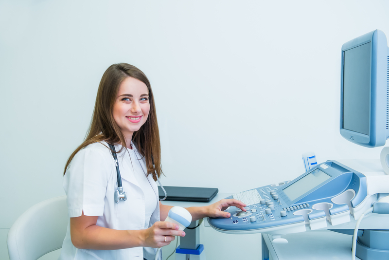 Crește numărul românilor care aleg să se trateze în clinicile private, pentru a evita spitalele de s...