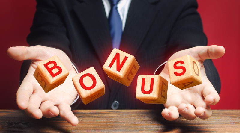 Doar 66% dintre angajatori mai oferă beneficii extrasalariale în 2021