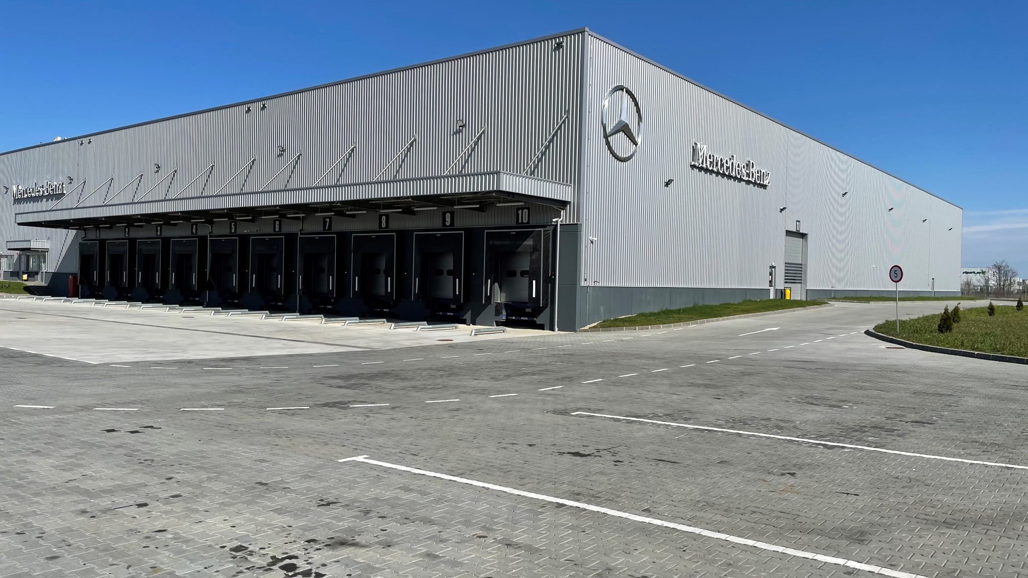 Mercedes-Benz deschide un Centru de Logistică în Ilfov
