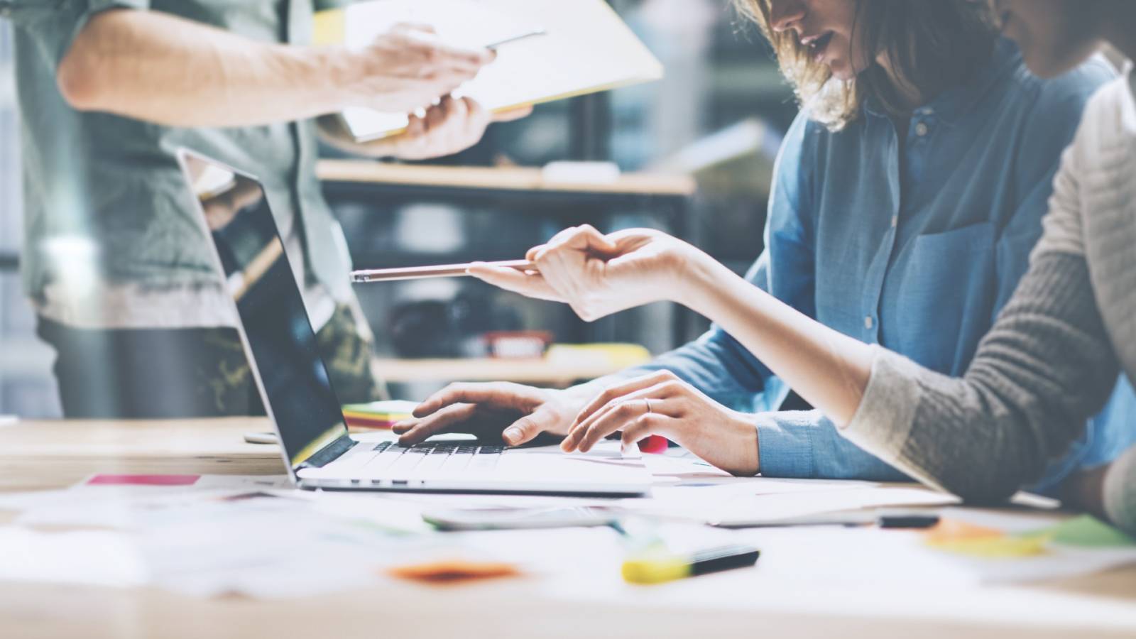 O bună comunicare online poate atrage o creștere a cifrei de afaceri cu până la 25%