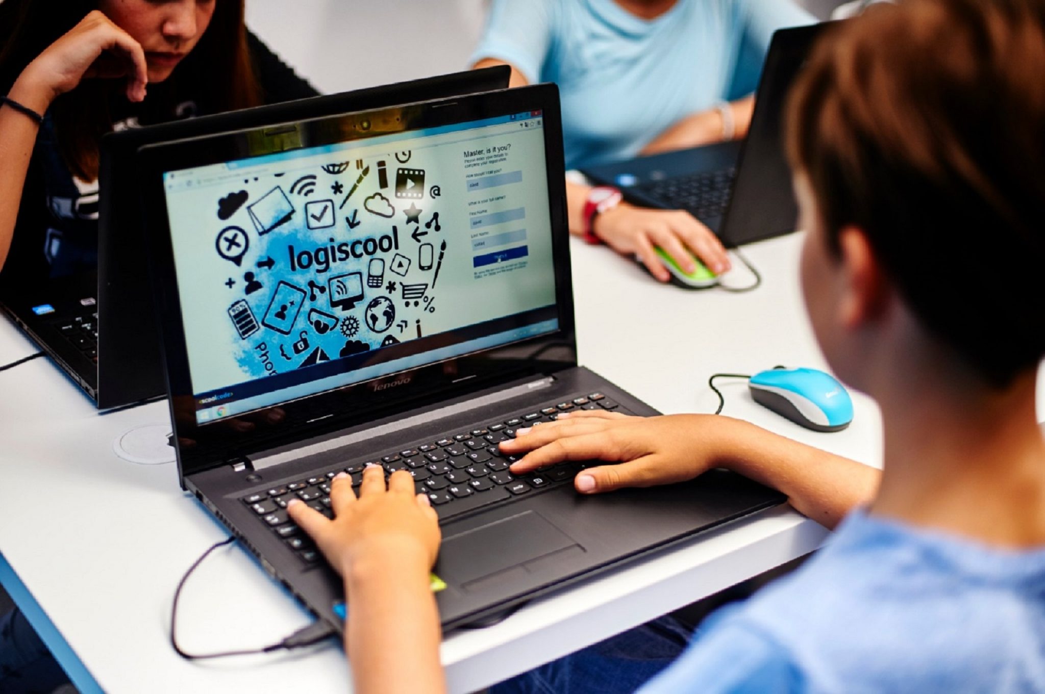 Pandemia a accelerat alfabetizarea digitală