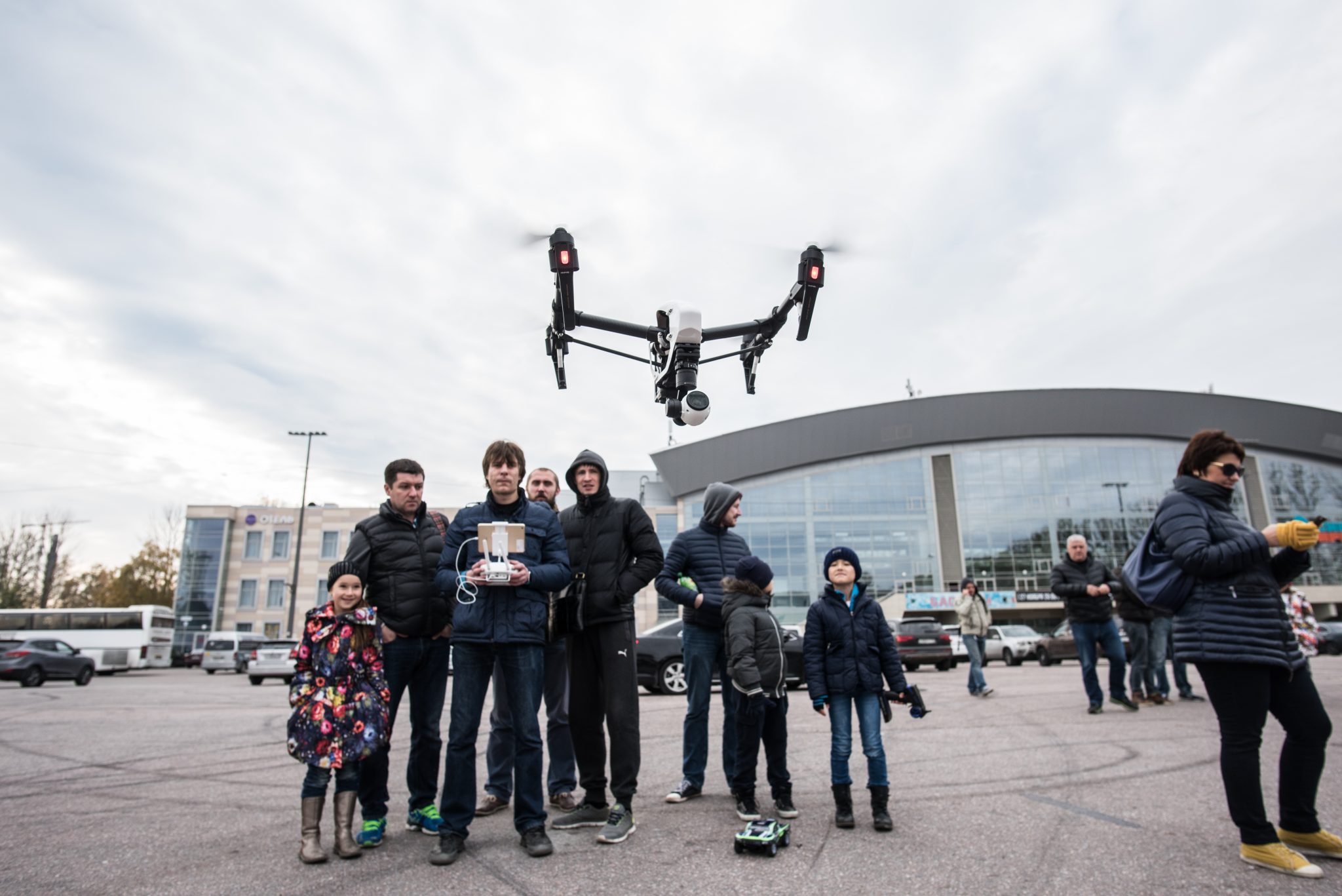 Lecții realizate cu ajutorul dronelor pentru copiii de la școală