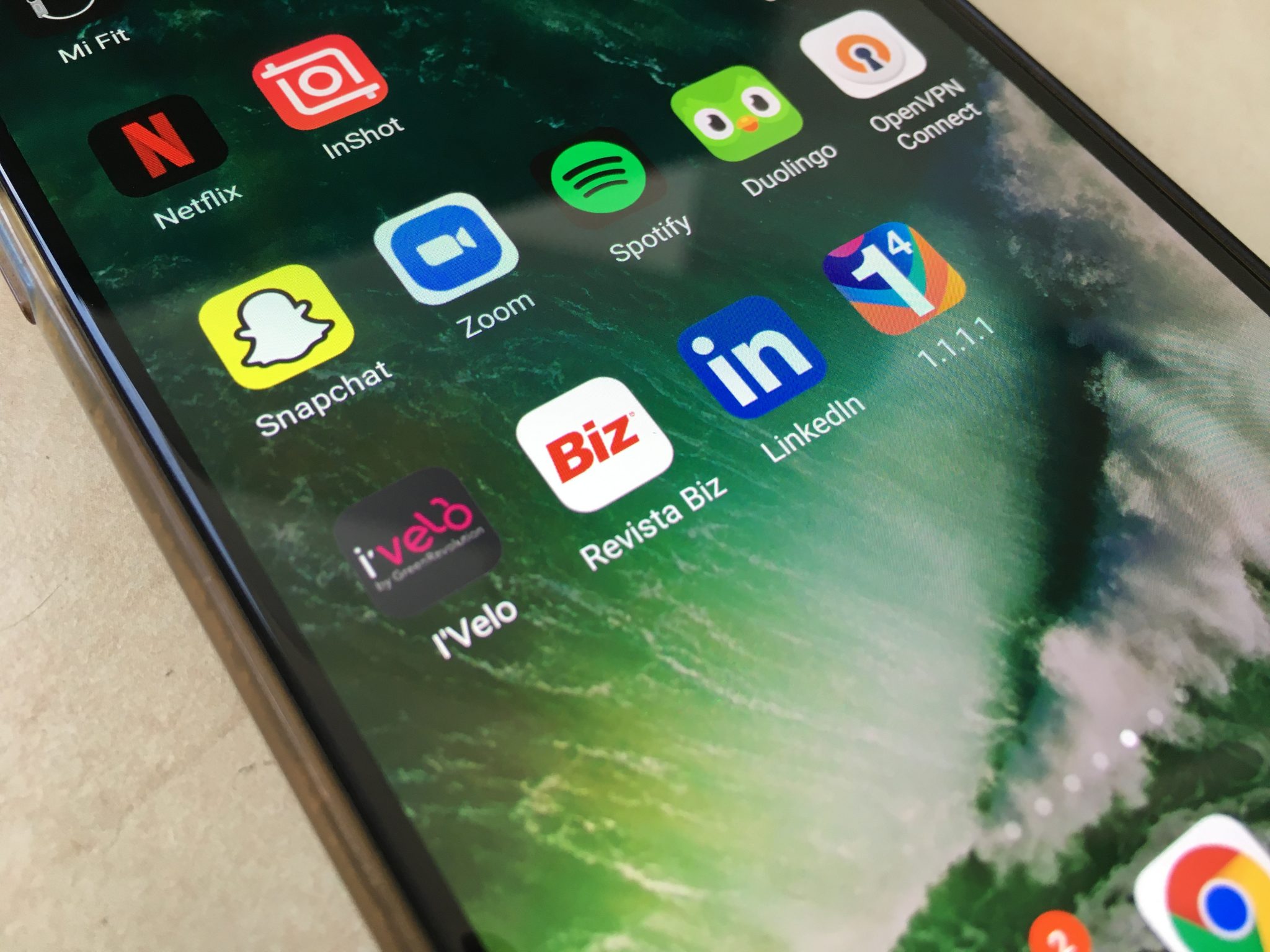 Câți români folosesc internetul mobil pe telefon Revista Biz mobile app