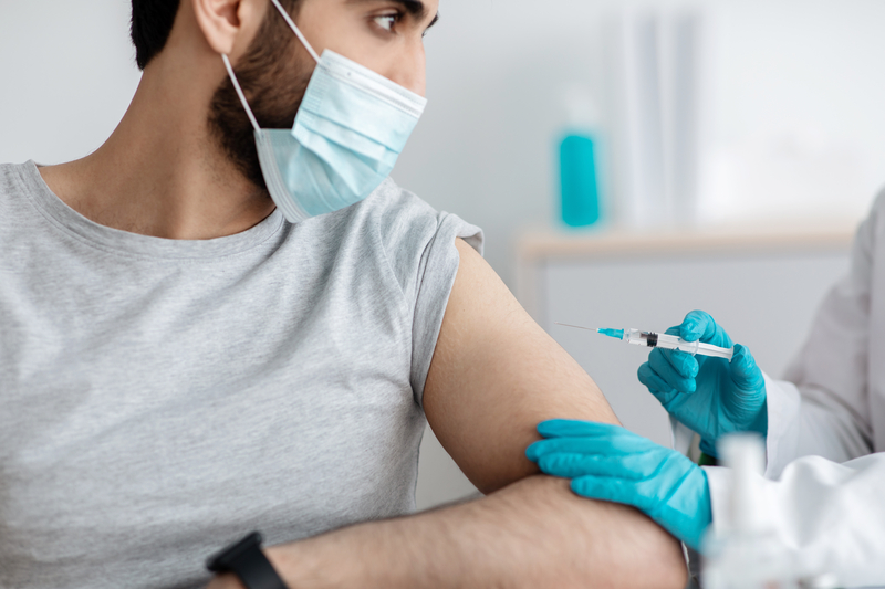 MedLife demarează campania de vaccinare la sediul companiilor