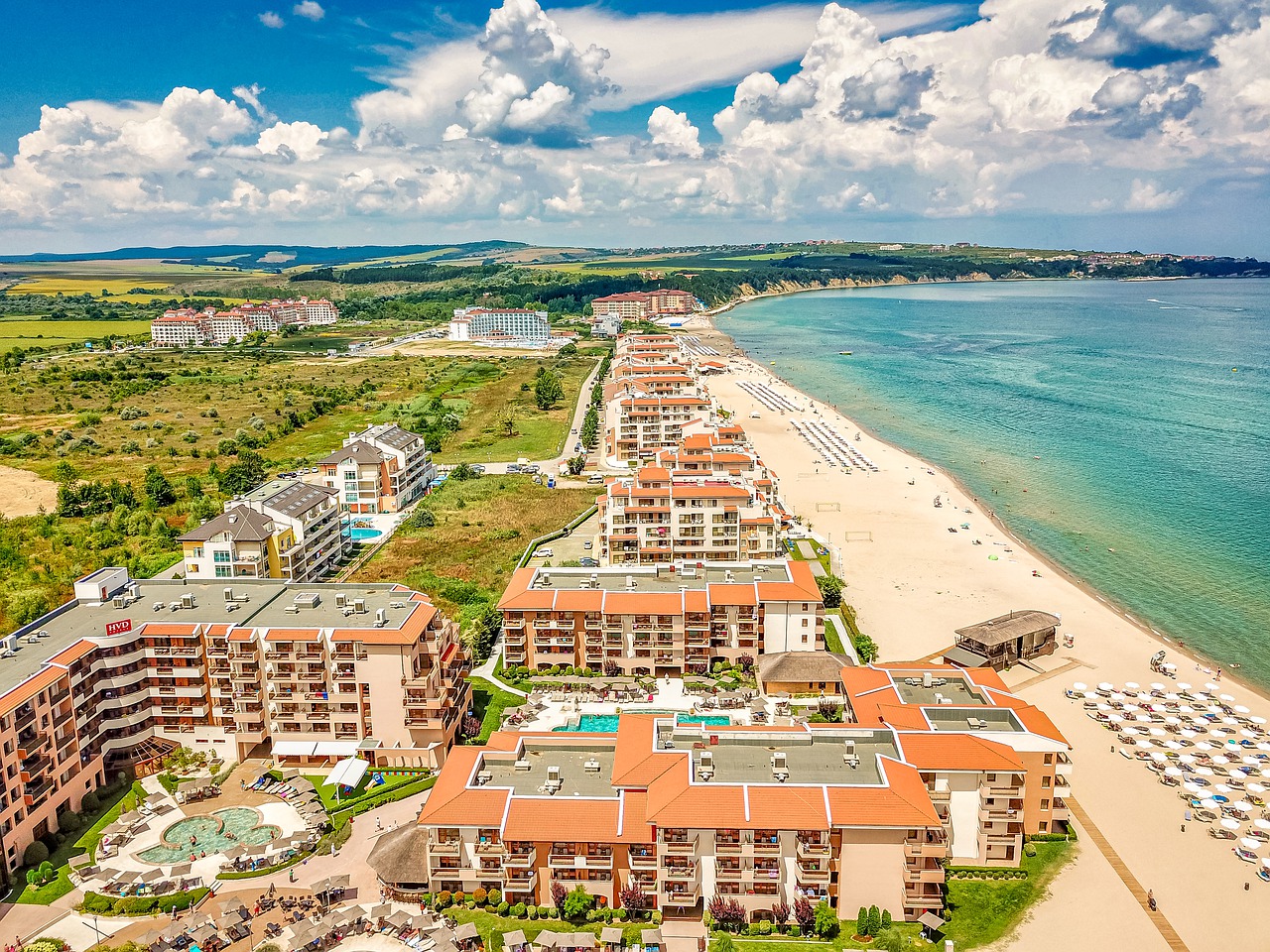 Ce destinații de vacanță preferă românii vara aceasta
