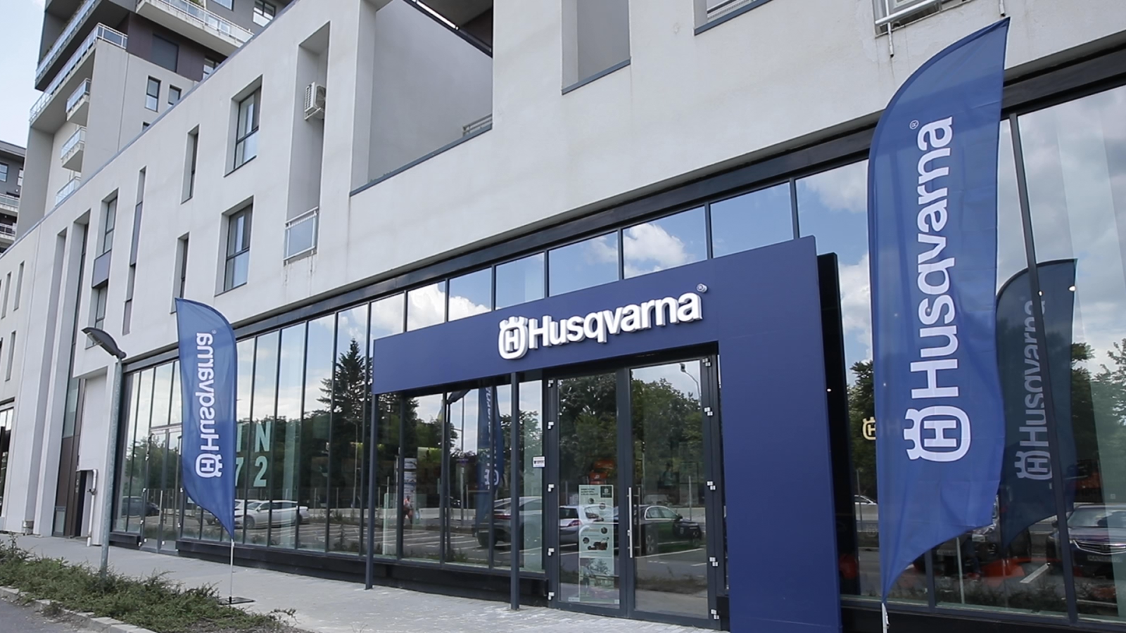Husqvarna lansează un nou concept store la București