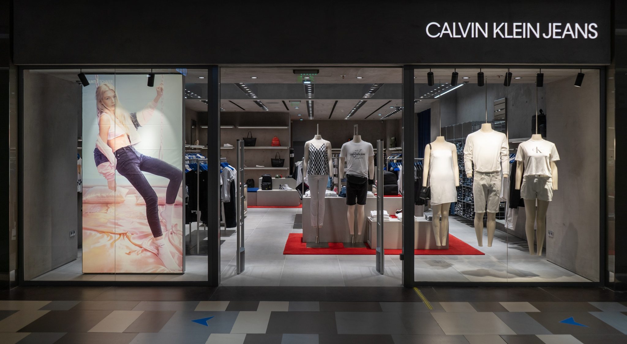Pandorra Story Style comunică povestea CALVIN KLEIN în România