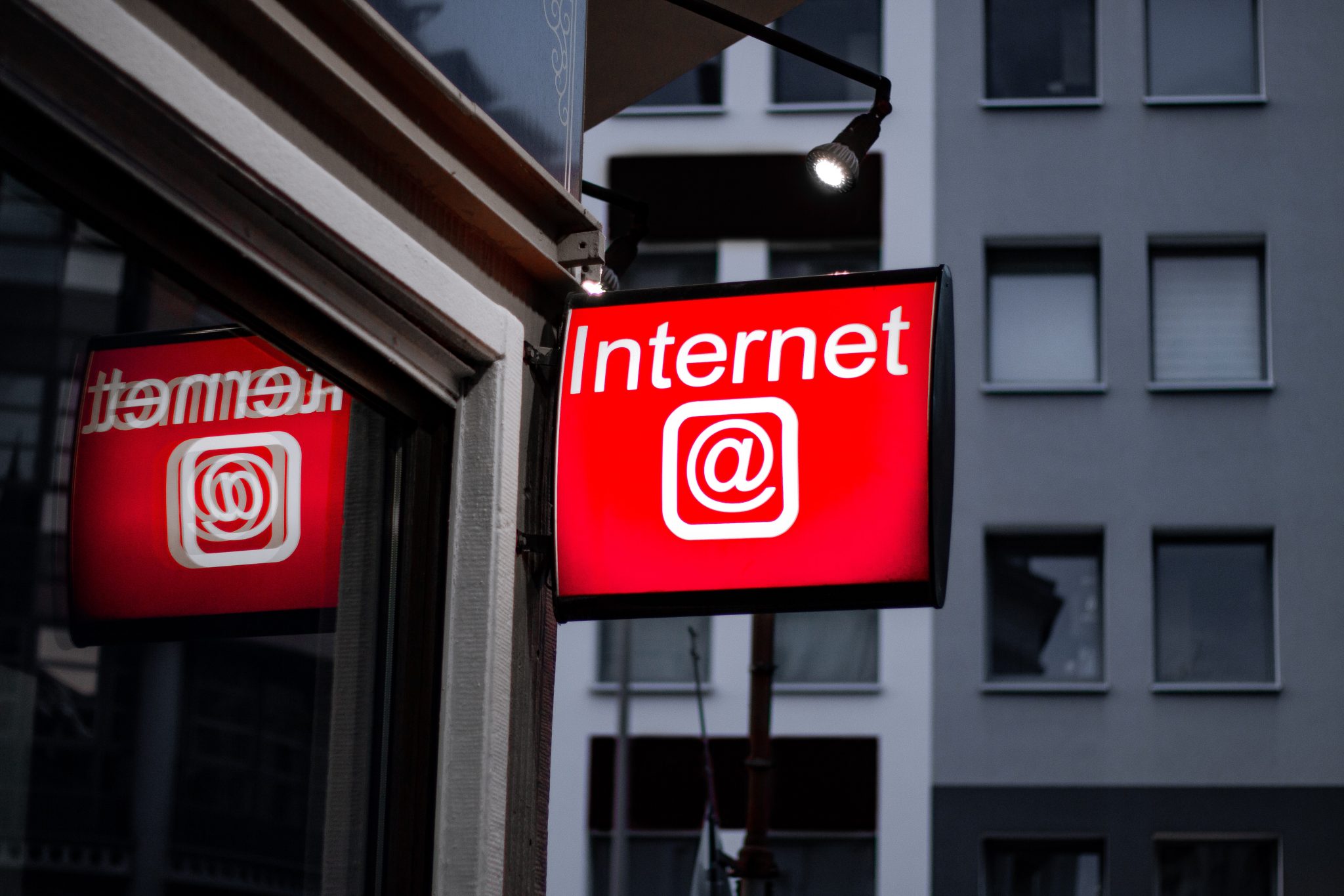 România online: viteza medie de upload pentru internetul fix a crescut cu 50%