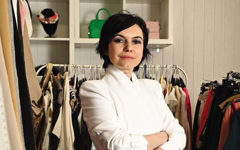 Adriana Ancuța-Garderoba Inifinită