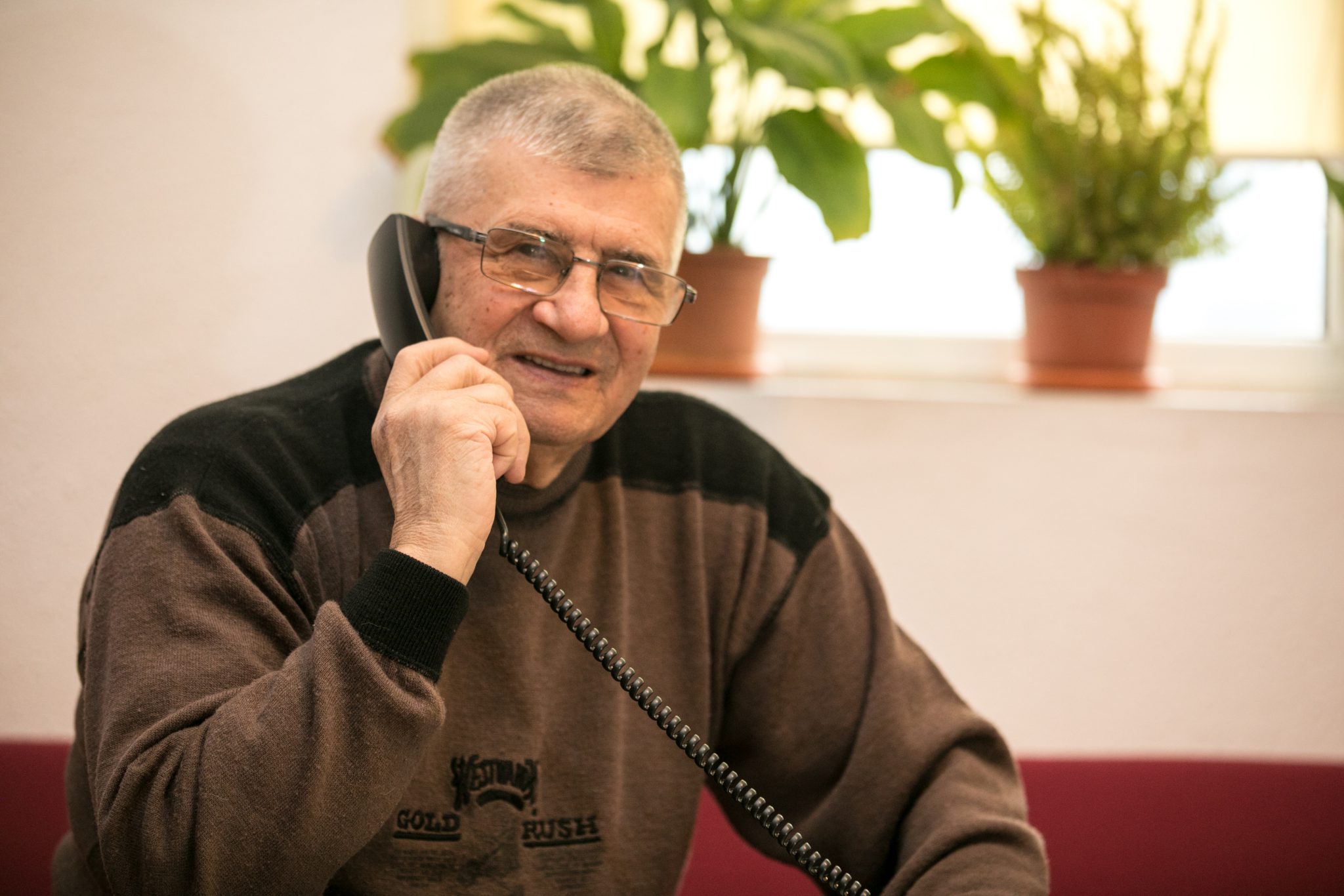 Peste 7.500 de convorbiri telefonice și aproape 1.500 de apelanți unici la Telefonul Vârstnicului în...