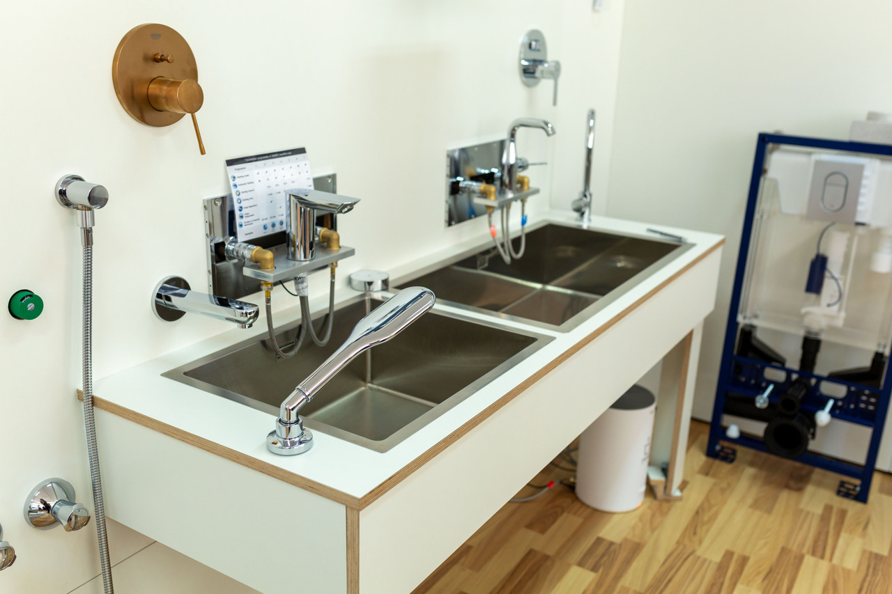 Grohe a investit 40.000 de euro într-un laborator universitar la Cluj
