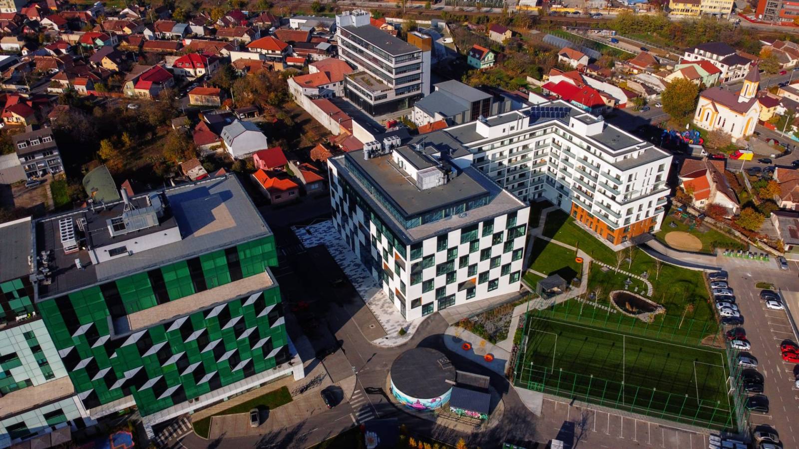 O clădire de birouri din Cluj lansează primul studio de podcasting as a service din România